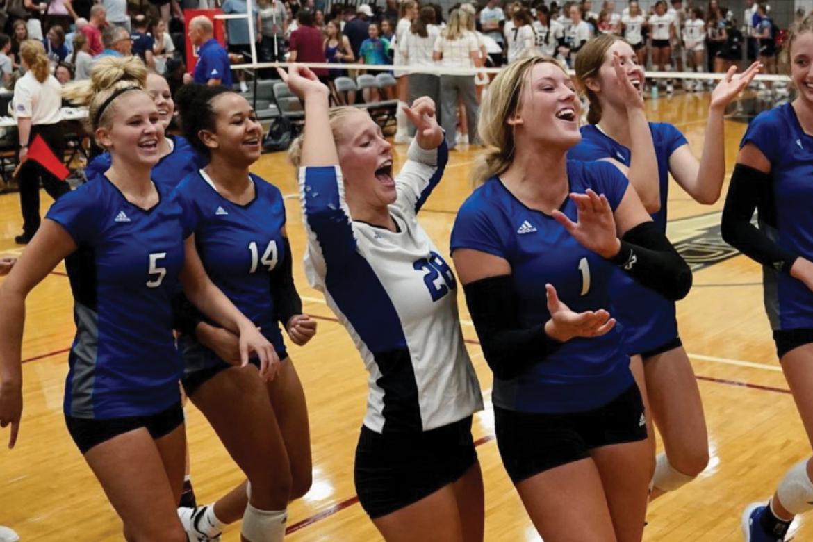 Washburn Rural moves into the top spot in the 6A KVA rankings this week. (Photo: WRHS Volleyball Twitter)